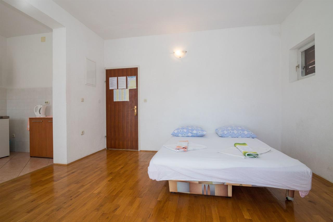 Apartments Zeljko Makarska Exterior photo